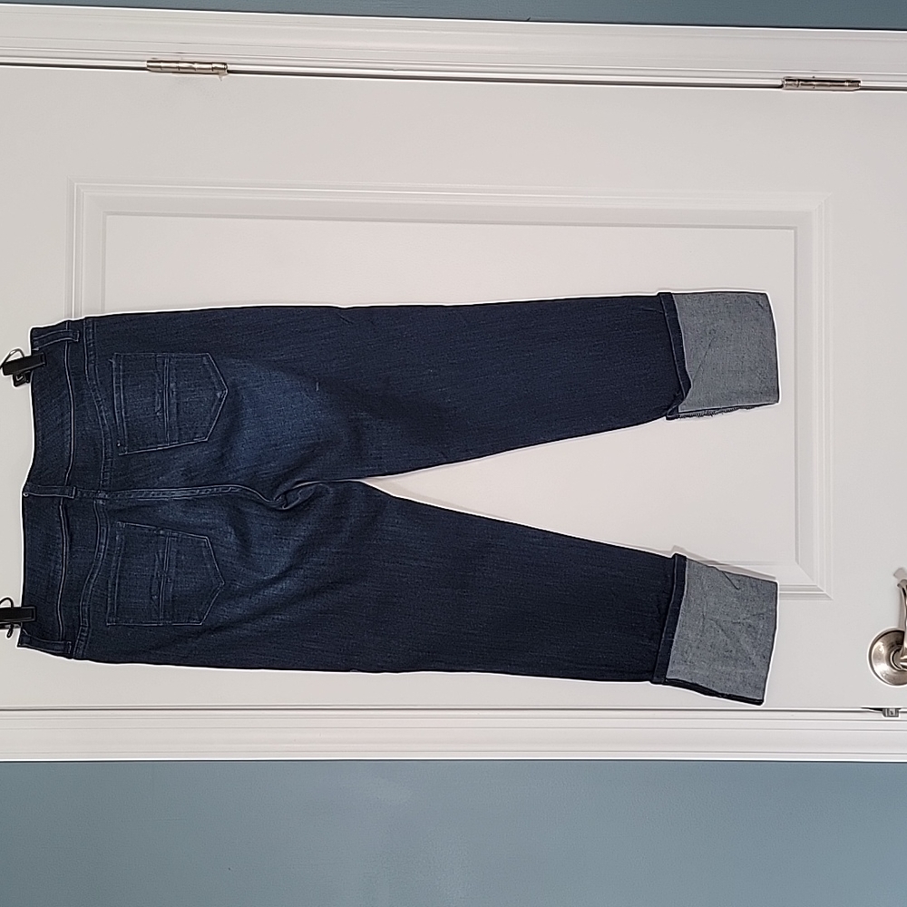 Women's SoHo Cropped boyfriend Jeans, New York & Co. - Picture 3 of 6
